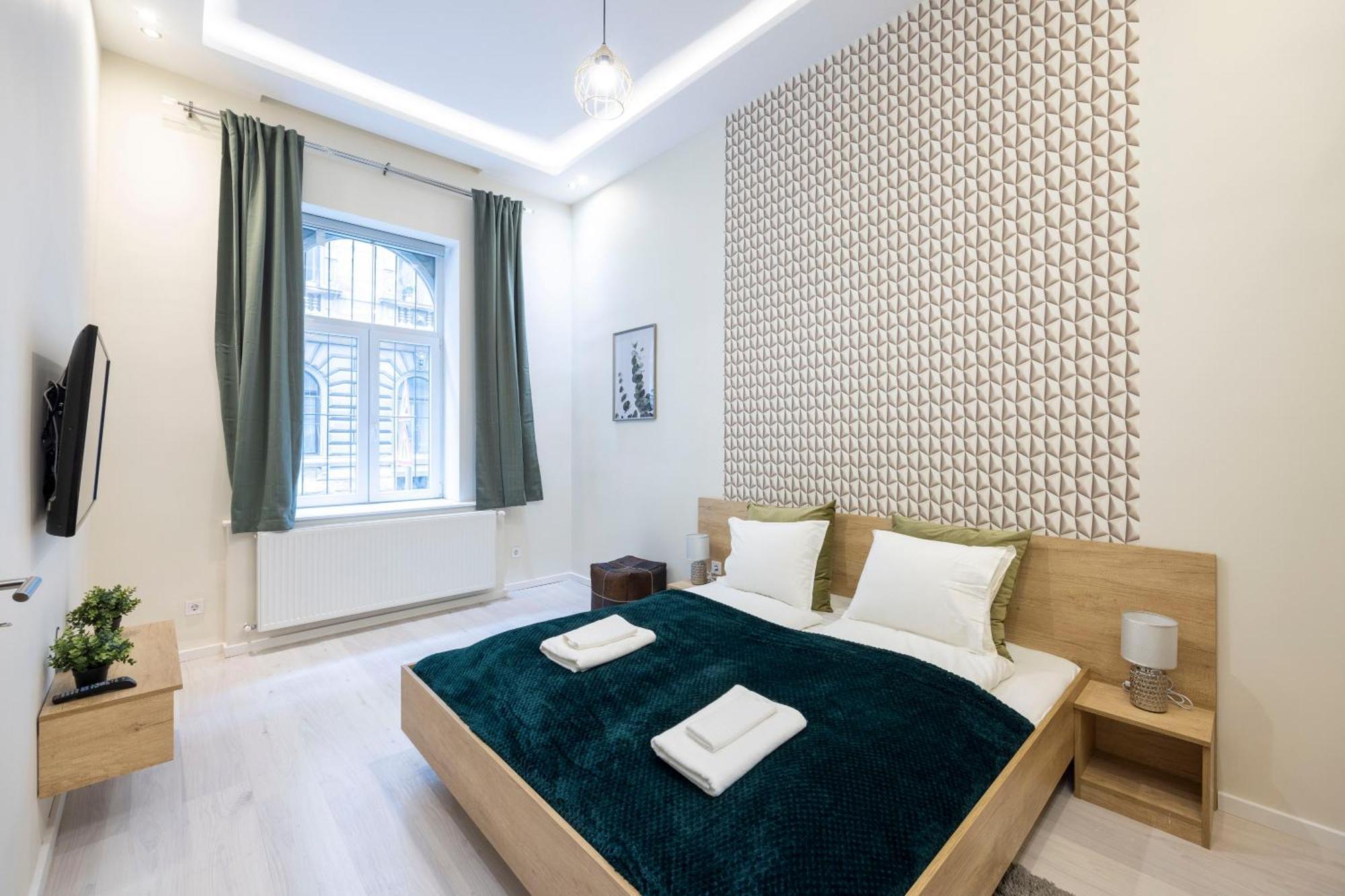 Luxury Downtown Dream Home By Prestige Homes Budapest Exterior photo